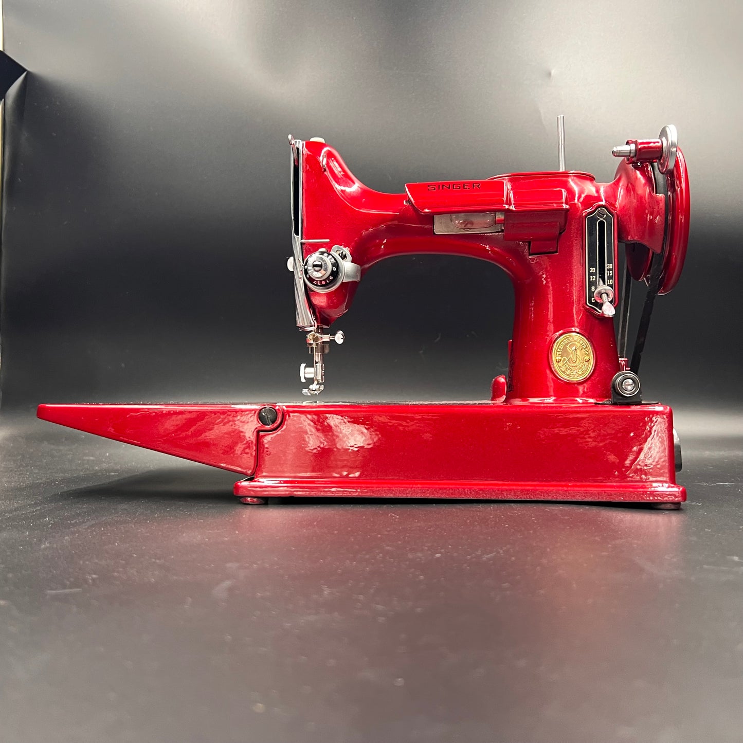 221 Singer Feather Weight - Deep Matallic Red