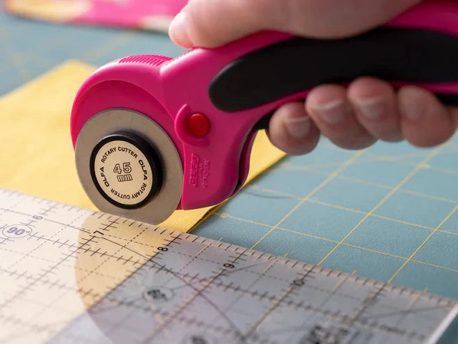 Olfa 45mm Ergonomic Rotary Cutter Magenta