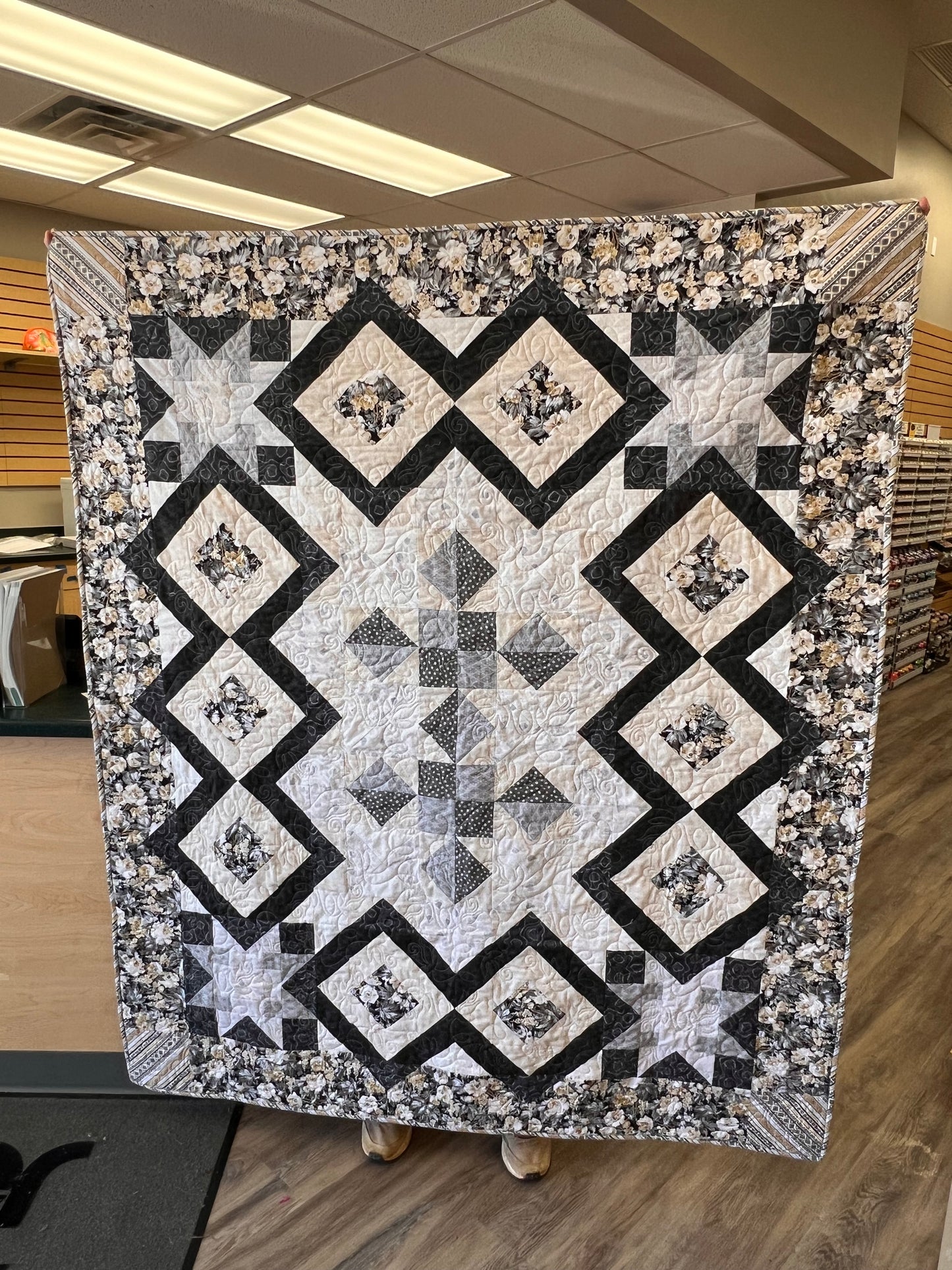 Lockwood Manner Quilt Kit - Wilmington Prints