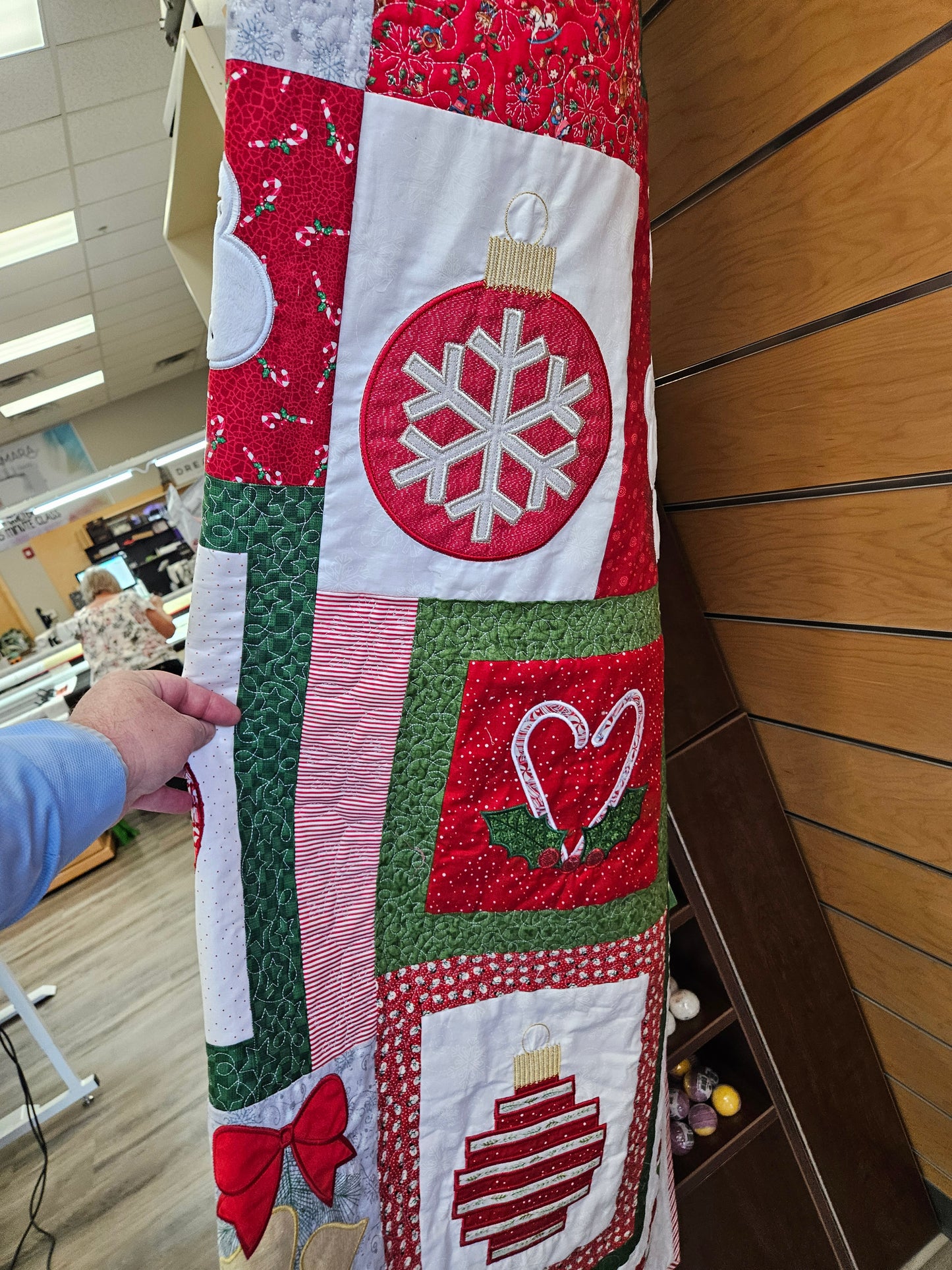 Class: Julie Blake's Christmas in July - July 21,22 & 23 Non Refundable limited seating