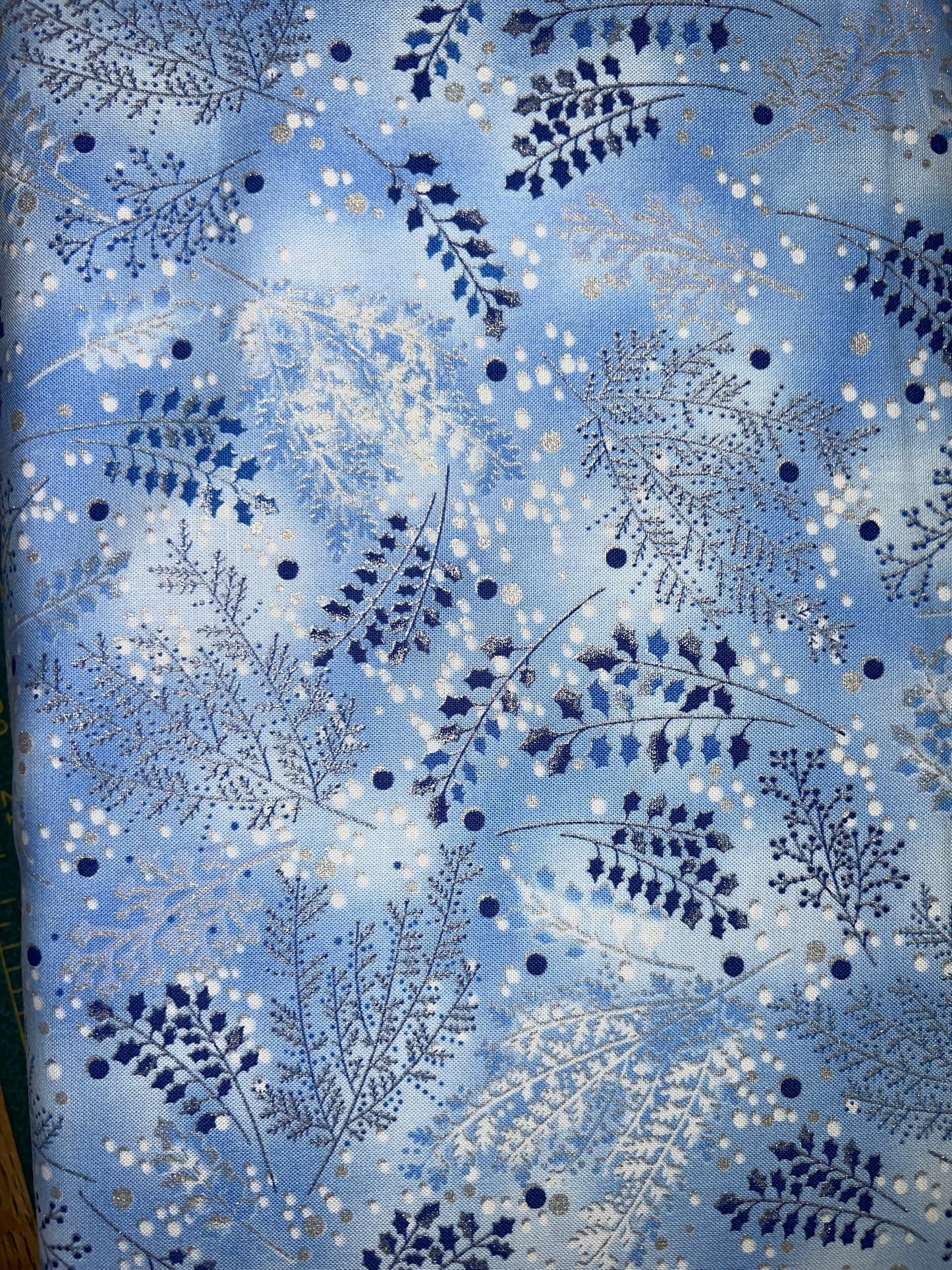 TT Winter Blue Holiday Pine MET