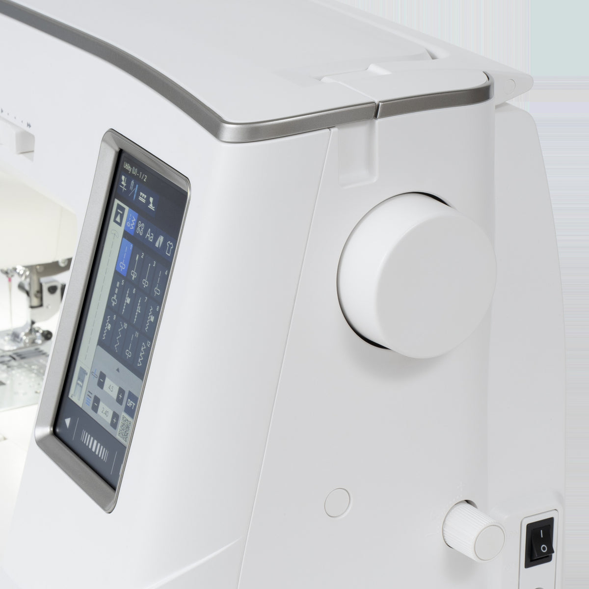 Janome Skyline 8
