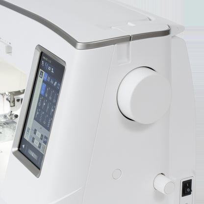Janome Skyline 8