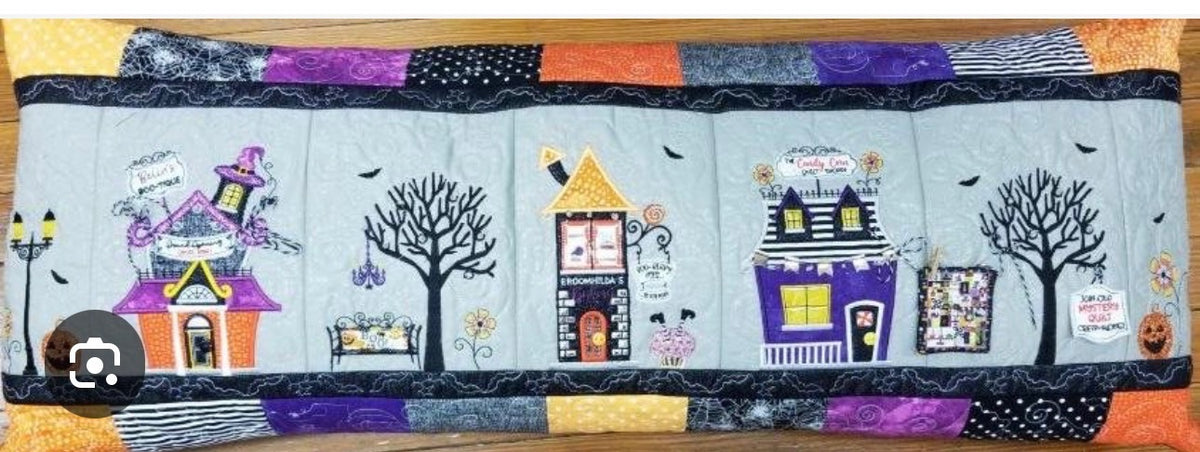 Class: Halloween Bench Pillow - Julie Blake